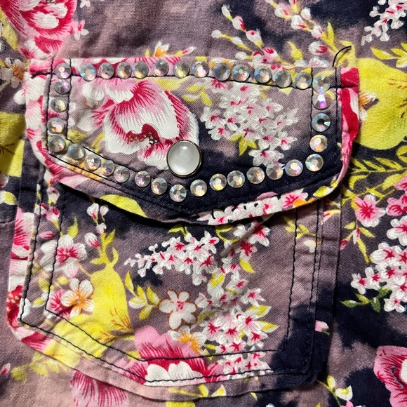 A Rare Bird Boutique Floral Sleeveless Top - Pink and Black Western Pearl Snap S - Picture 3 of 5